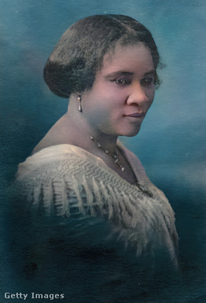 Az első amerikai milliomosnő, Madam C. J. Walker utólag színezett arcképe (1914 körül)