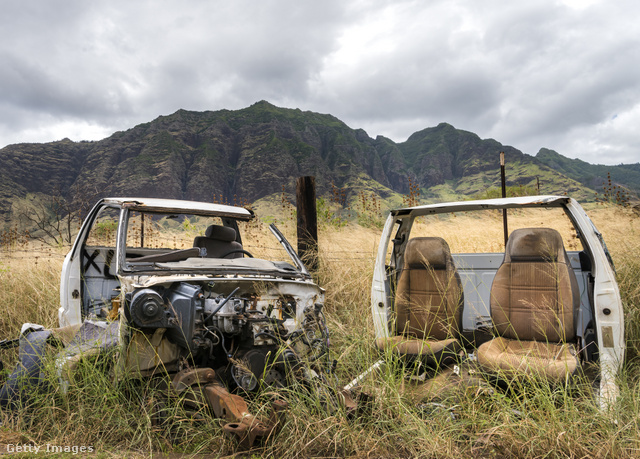 Megsaccolni sem lehet, hogy Hawaii útjai mellett hány autót hagyhattak magára