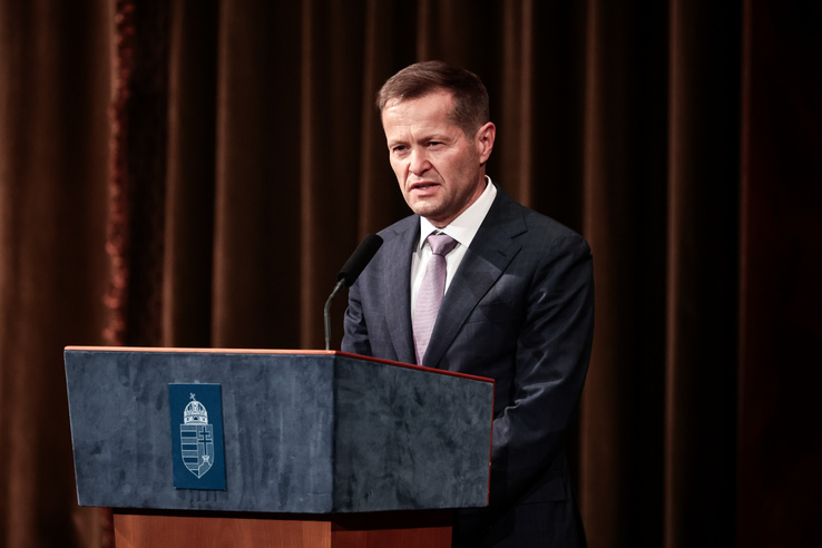 Krausz Ferenc kiakadt a Telex cikkére: Ez fake news, rágalom, jogi lépéseket teszünk