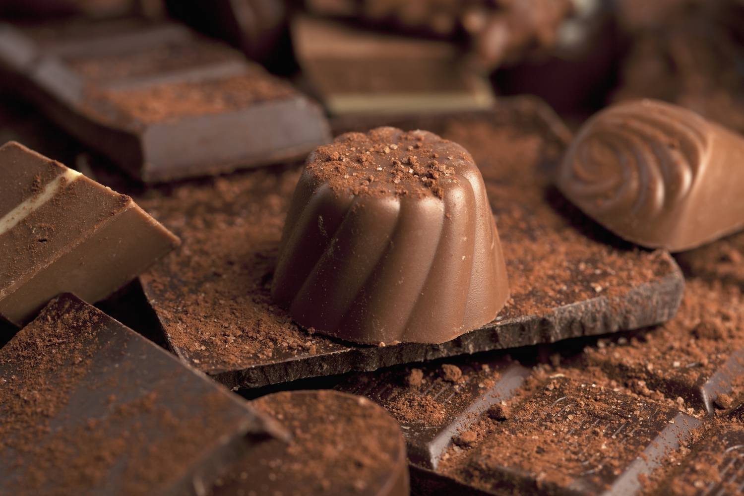 Ha folyton csokoládé után sóvárogsz, nemcsak azt jelentheti, hogy édesszájú vagy, hanem azt is, túl kevés a magnézium a szervezetedben. Ebben az esetben a csoki helyett válassz inkább olajos magvakat, gyümölcsöket és hüvelyeseket, amelyek rendkívül jó forrásai ennek az ásványi anyagnak.