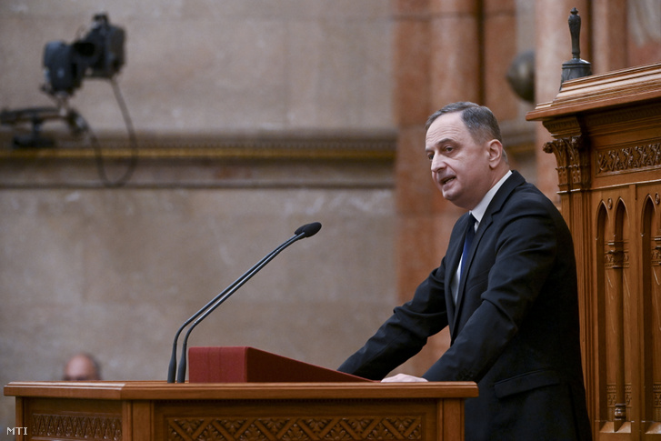 Brenner Koloman a Jobbik vezérszónoka felszólal az Ukrajna európai uniós csatlakozási tárgyalásainak megkezdéséről szóló kormánypárti országgyűlési határozati javaslat általános vitájában az Országgyűlés plenáris ülésén 2023. december 13-án
