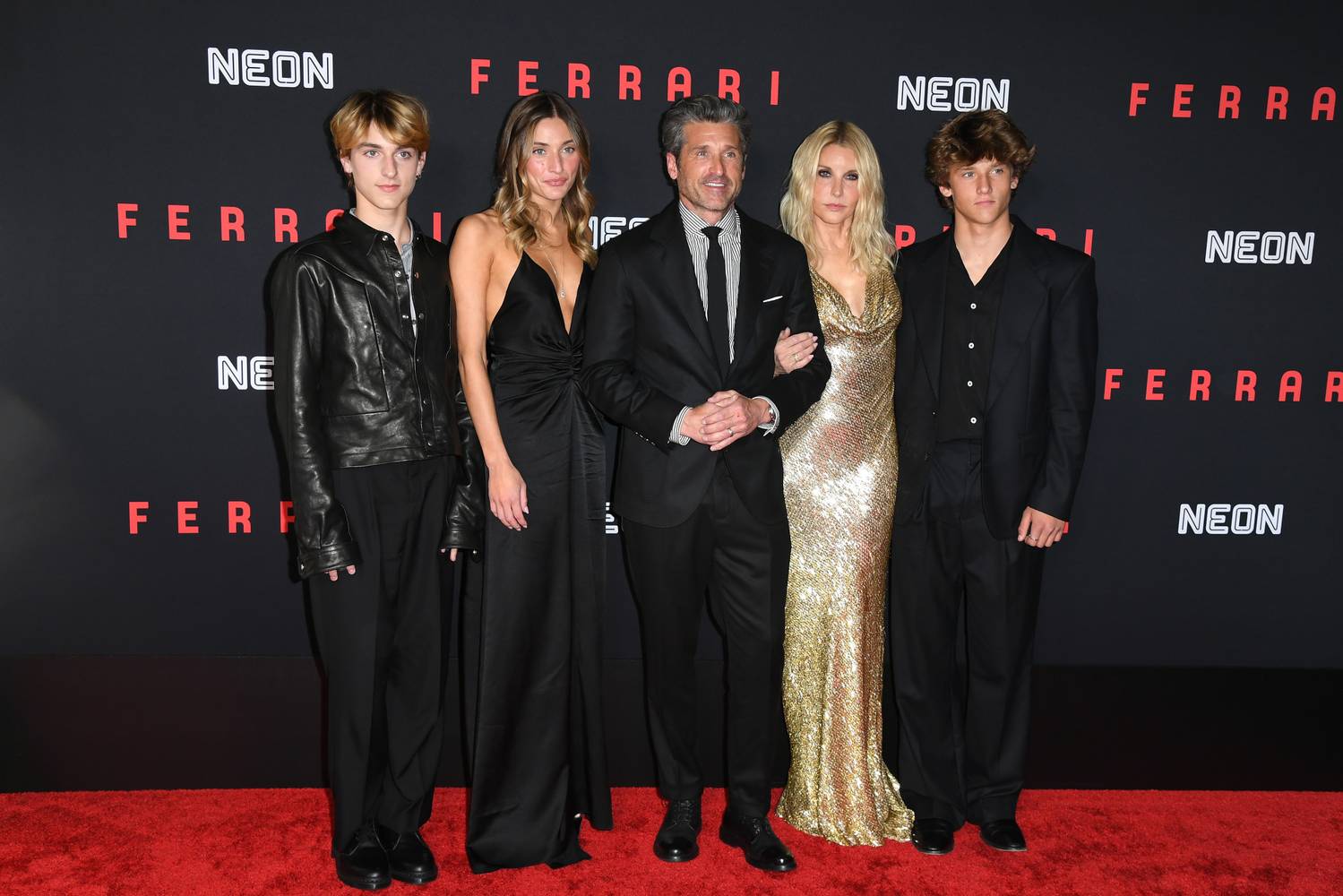 Patrick Dempsey-t az egész családja elkísérte a Ferrari premierjére.