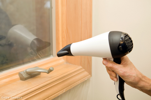 A hőszigetelő ablakfóliákat hajszárítóval kell rögzíteni