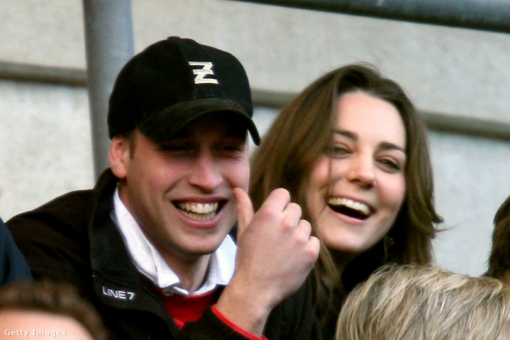 Vilmos herceg és barátnője, Kate Middleton élvezik a rögbit, amikor Anglia Olaszországgal játszik az RBS Hat Nemzet Bajnokságon Twickenhamben 2007. február 10-én