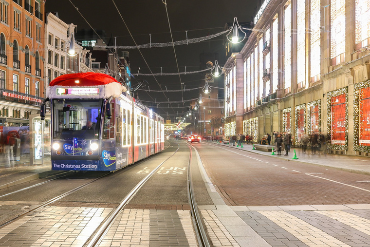 Az amszterdami GVB, 2005-től 2008-ig összesen 155 egységet vásárolt a Budapesten is ismert Siemens Combino villamosokból