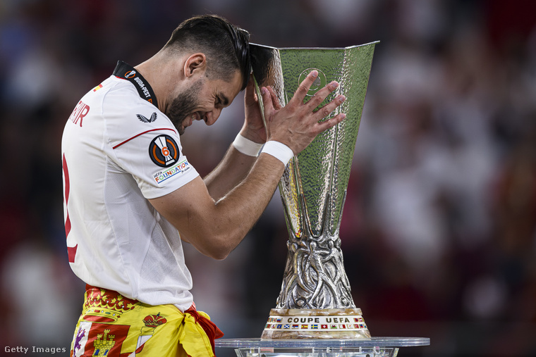A labdarúgó Európa-liga Puskás Arénában rendezett döntőjét a Sevilla nyerte, a spanyolok tizenegyespárbajban bizonyultak jobbnak az AS Románál.
