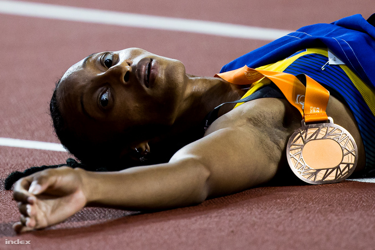 A budapesti atlétikai világbajnokságon a női 400 méteren bronzérmes barbadosi Sada Williams.
                        