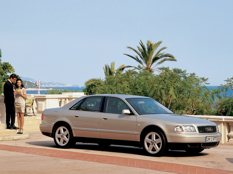 Az Audi A8 1994-ben jelent meg Európában és 1997-ben Észak-Amerikában