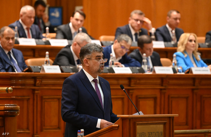 Marcel Ciolacu a román parlamentben 2023. június 15-én