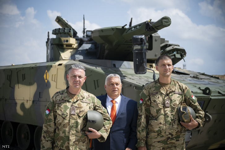 Orbán Viktor a Rheinmetall német hadiipari cég zalaegerszegi harckocsigyárának avatásán 2023. augusztus 18-án