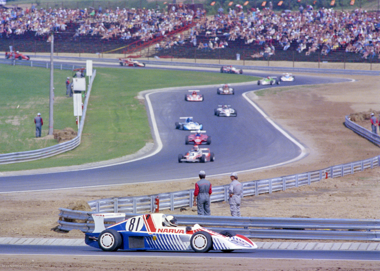 Mogyoród, 1986. június 15. Formula Easter kategóriájú autóverseny a Hungaroringen, amelyet a Béke és Barátság Kupa keretében rendezett autóversenyek előtt avattak fel