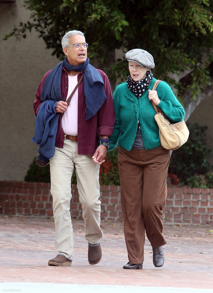 Az Eurythmics legendás énekesnője, Annie Lennox és férje Mitchell Vesser Los Angeles utcáin sétáltak