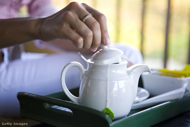 A zöld tea fogyasztása is gátolhatja a nassolás utáni vágyat