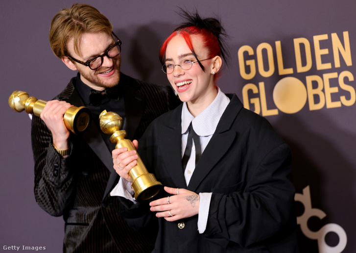 Finneas O'Connell és Billie Eilish a 81. Golden Globe-díj-átadón 2024. január 7-én