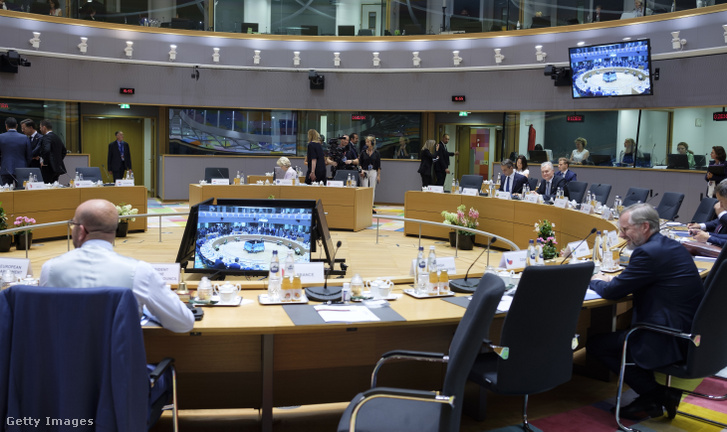 Az EU vezetői részt vesznek az uniós csúcstalálkozón az EU Tanácsának székhelyén 2022. június 23-án, Brüsszelben