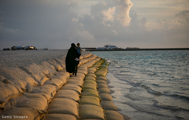 A globális felmelegedés okozta tengerszint-emelkedés miatt eltűnhet 30 éven belül a Maldív-szigetek java
