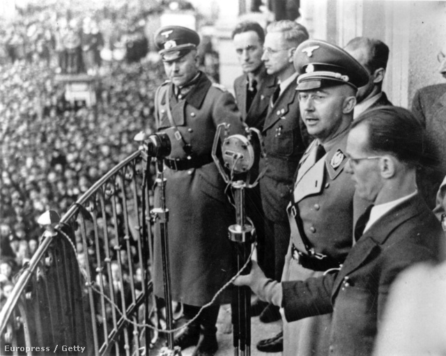 Heinrich Himmler, 1938. májusában a linzi városházán.