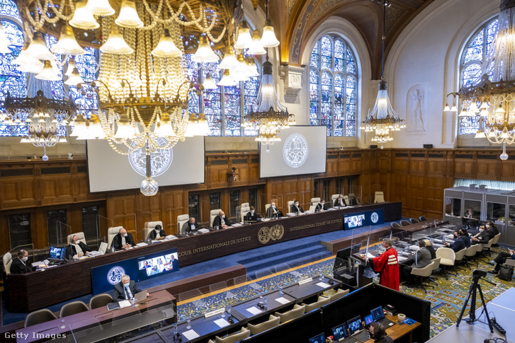 A Nemzetközi Bíróság épülete Hágában 2022. március 7-én