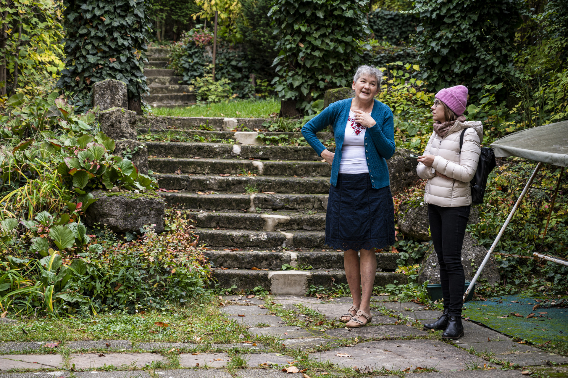 Medgyaszay István unokája és a vadregényes kert az egykori lépcsőkkel