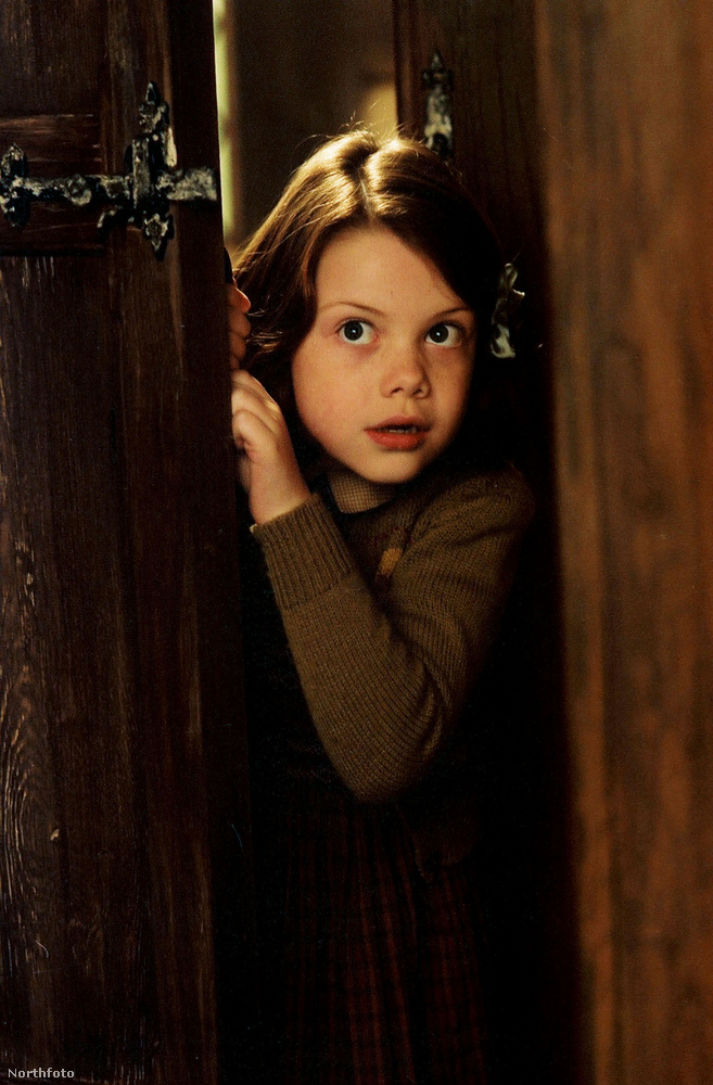 A Lucy karakterét alakító Georgie Henley mindössze 10 esztendős volt, amikor bebújt a ruhásszekrénybe és felfedezte Narnia országát