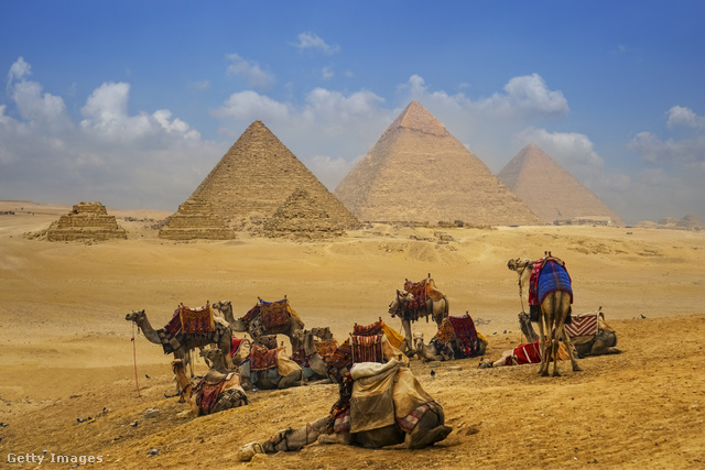 Egyiptom megsértődött, amikor a gízai piramisokat nem választotta be a világ az új hét építészeti csoda közé