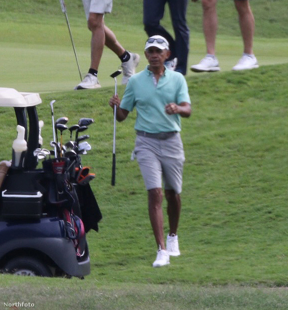 Barack Obama egykori amerikai elnököt golfozás közben örökítették meg a hawaii Oahu szigetén, a Kapolie golfklubban.&nbsp;Az Amerikai Egyesült Államok 44