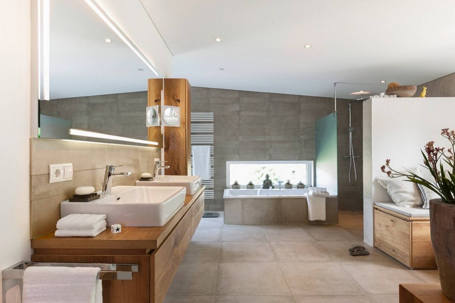 Ahogy a nappali- és konyhatrendekben, úgy a fürdőszobákban is a természetes stílus népszerű 2024-ben.