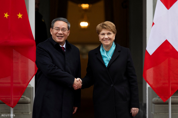 Li Csiang kínai miniszterelnök és Viola Amherd svájci államszövetségi elnök találkozója Bernben 2024. január 15-én