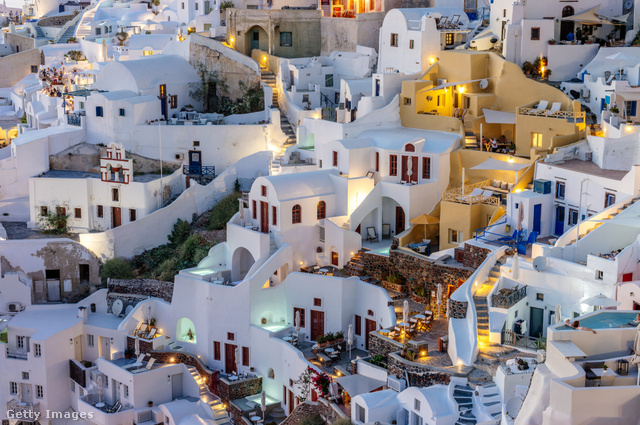 Aki görög szépségeket szeretne látni nyaralás közben, az extra adót kell, hogy fizessen