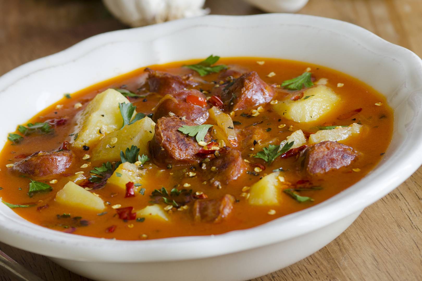 Meat soup. Тосканский суп с грибами. Суп с мясом и картошкой. Картофельный суп с мясом. Суп с говядиной и картошкой.