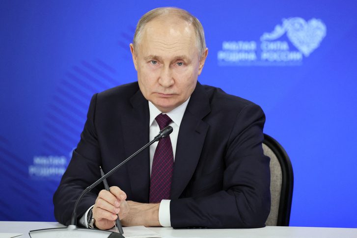 Vlagyimir Putyin orosz elnök az önkormányzati vezetőkkel folytatott megbeszélésen az összoroszországi önkormányzati fórumon a Moszkva környéki Odinszovo városban 2024. január 16-án