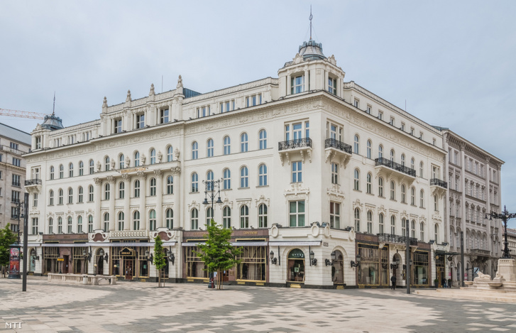 A Gerbeaud-ház Budapesten az V. kerületi Vörösmarty tér 79. szám alatt. Az épület oldalában található az egykor két Michelin-csillagos Onyx Étterem is.
