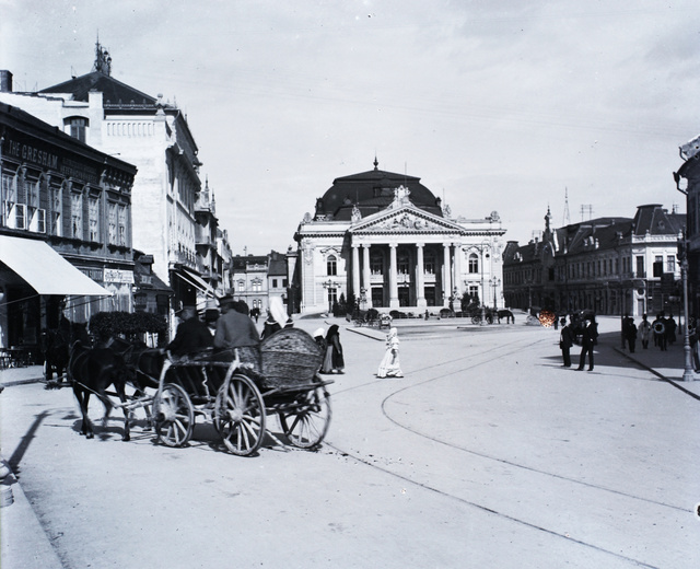 A nagyváradi Szigligeti Színház 1907-ben. Itt látta meg Juhász Gyula Sárvári Annát