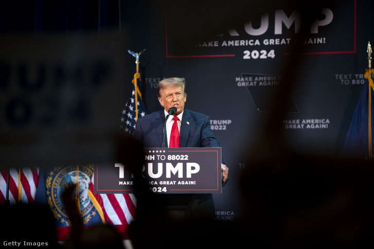 Donald Trump volt amerikai elnök beszédet mond egy kampányrendezvényen az amerikai New Hampshire állambeli Rochesterben 2024. január 21-én