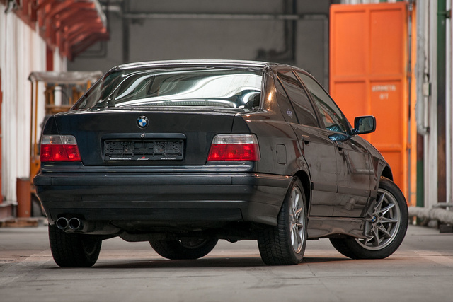                     BMW 316i