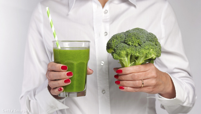 A zöldségek közül a brokkoli jelentős mennyiségben tartalmaz K-vitamint