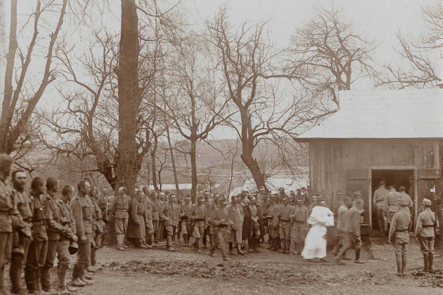 1916 - Húsvéti körmenet a tartalék zászlóaljnál.