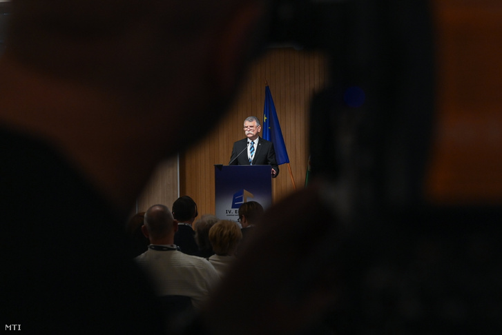 Kövér László, az Országgyűlés elnöke beszédet mond az Európai uniós Civil Együttműködési Tanács (EuCET) konferenciáján a budapesti Ensana Thermal Hotelben 2023. november 24-én