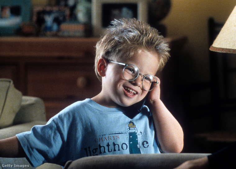 Az 1990-ben született Jonathan Lipnicki sokak szívét megnyerte a Stuart Little, kisegér című filmben nyújtott alakításával, pedig még csak 9 éves volt, amikor megkapta a szerepet