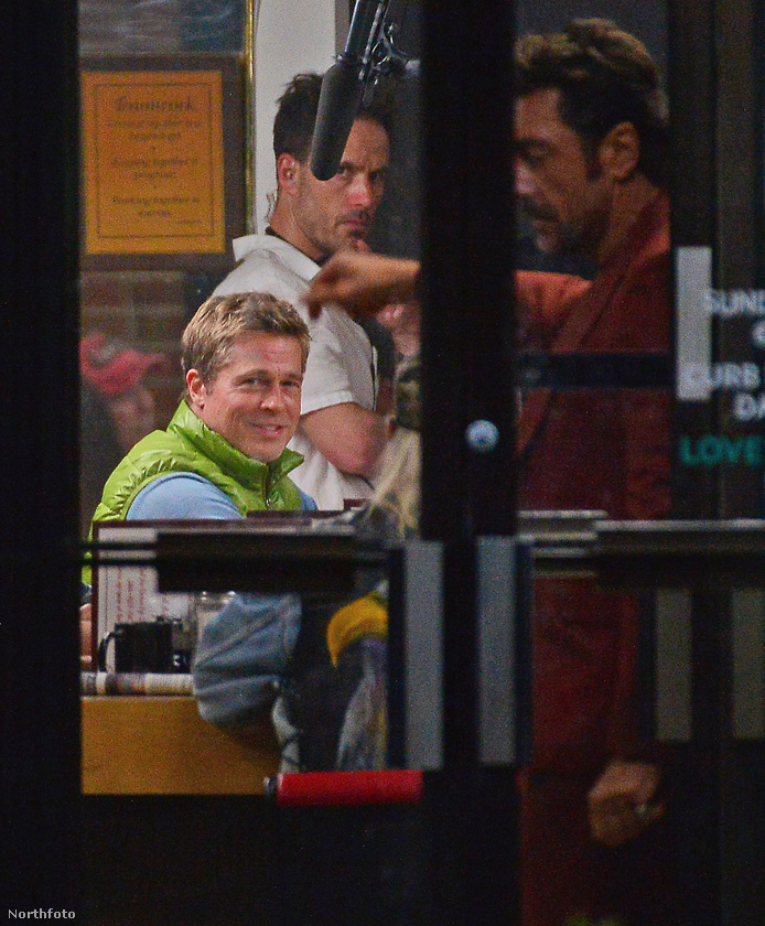 Brad Pittet és Javier Bardemet (pirosban) az Apex című film forgatásán fotózták le Floridában
