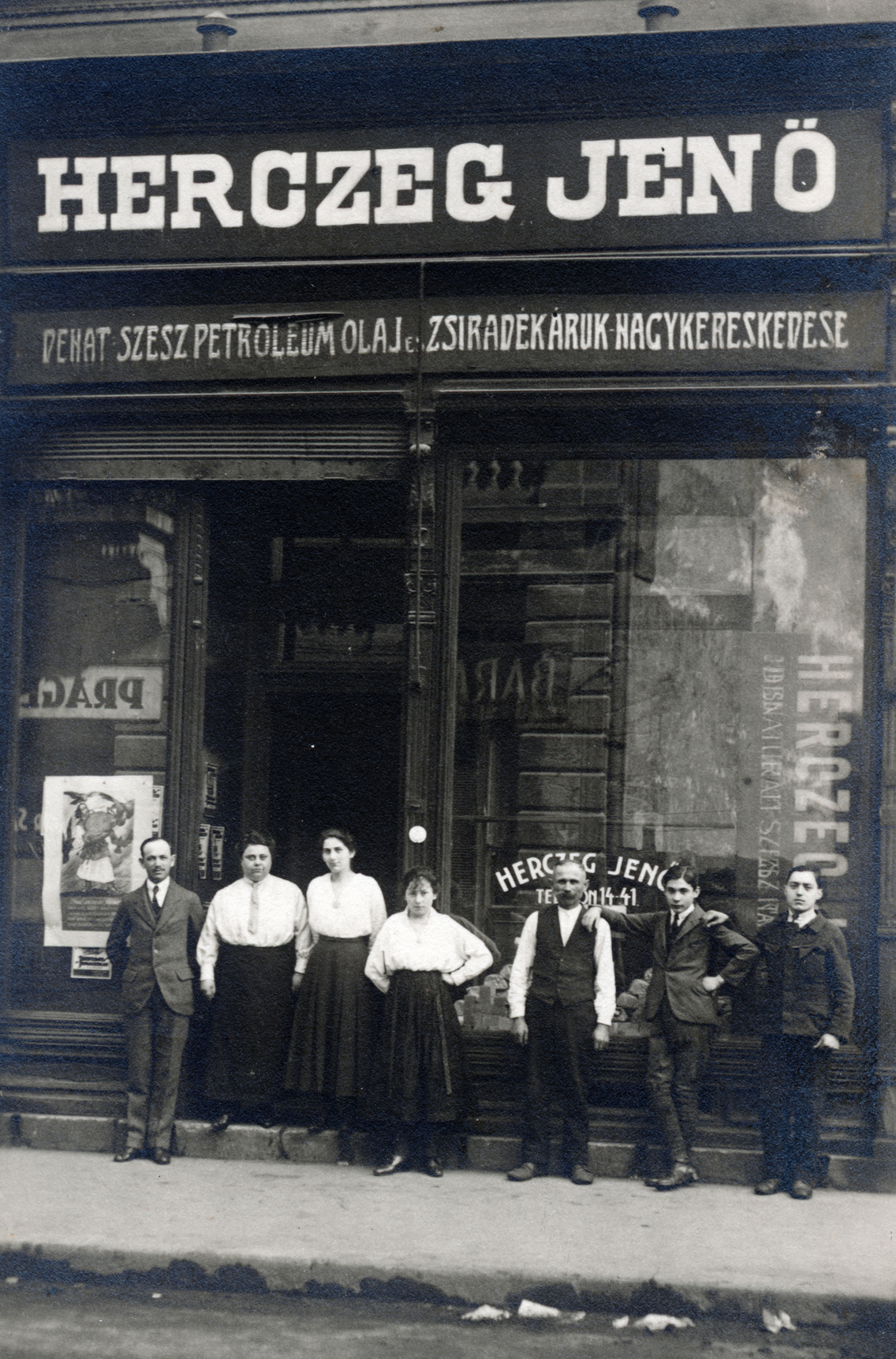 A Kertész utcai üzlet 1923-ban