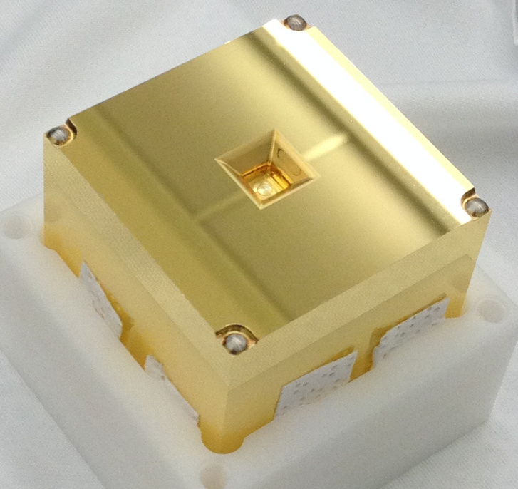 A LISA Pathfinderben bevált 4,6 centiméteres oldalhosszúságú 1,96 kilogrammos tömör arany-platina kocka