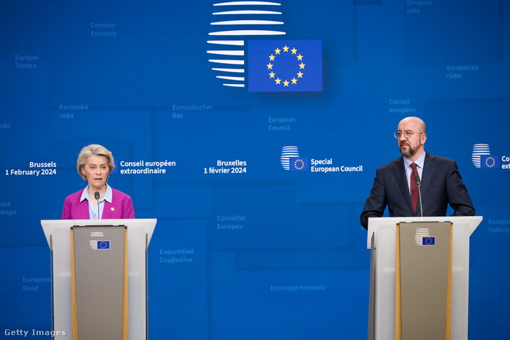 Ursula von der Leyen, az Európai Bizottság elnöke (balra), és Charles Michel, az Európai Tanács elnöke az Európai Unió vezetőinek csúcstalálkozóját követő sajtótájékoztatón Brüsszelben 2024. február 1-jén