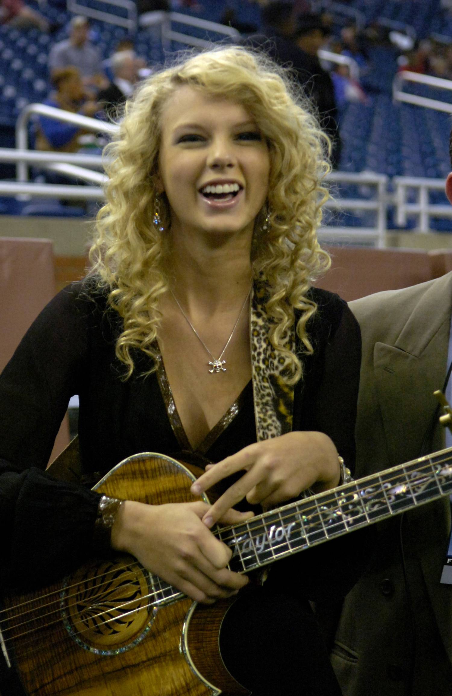 Taylor Swift 2006-ban, ebben az évben jelent meg a debütáló albuma.