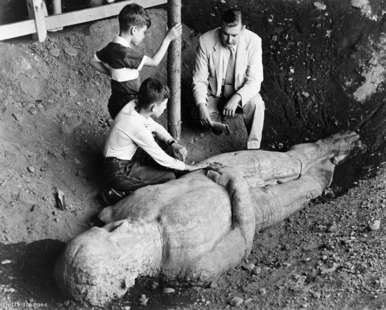 155 évvel ezelőtt, 1869-ben egy New York állambeli farmon kutat ásó munkások rátaláltak egy 1300 kilogrammos, három méteres kőalakra William Newell telkén. (Fotó: Pictorial Parade / Getty Images Hungary)