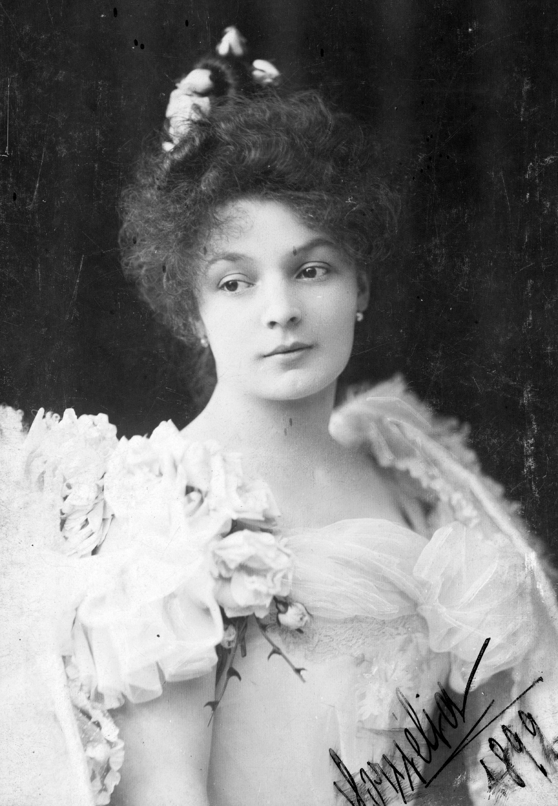 Lotz Kornélia, Lotz Károly festőművész nevelt lánya, 1900