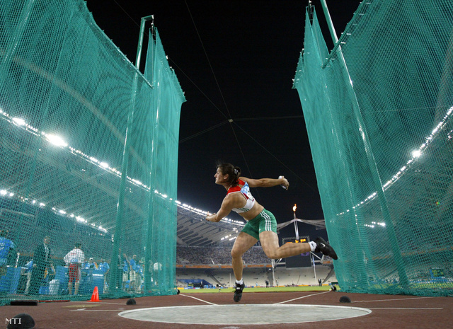 Kürti Éva az athéni nyári olimpián, 2004-ben, diszkoszvetésben indult