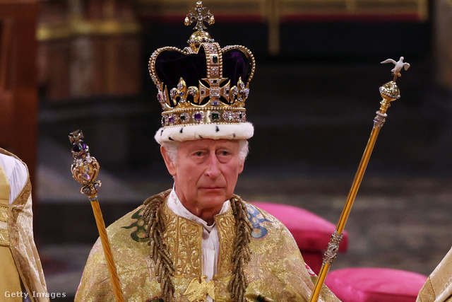 A brit uralkodó egyelőre távol tartja magát a nyilvános szereplésektől