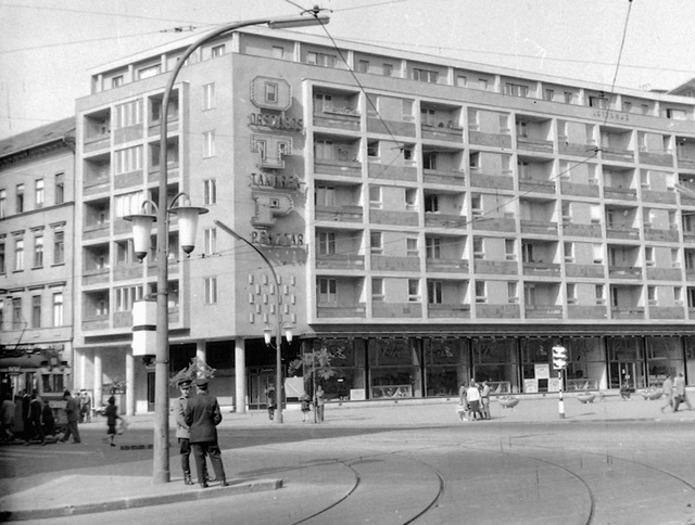 Lottóház az Üllői út–Ferenc körút kereszteződésében: sok lakás várta itt a nyerteseket