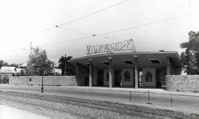 A budapesti Vidám Park 1950. május 22-én nyílt meg a Városligetben